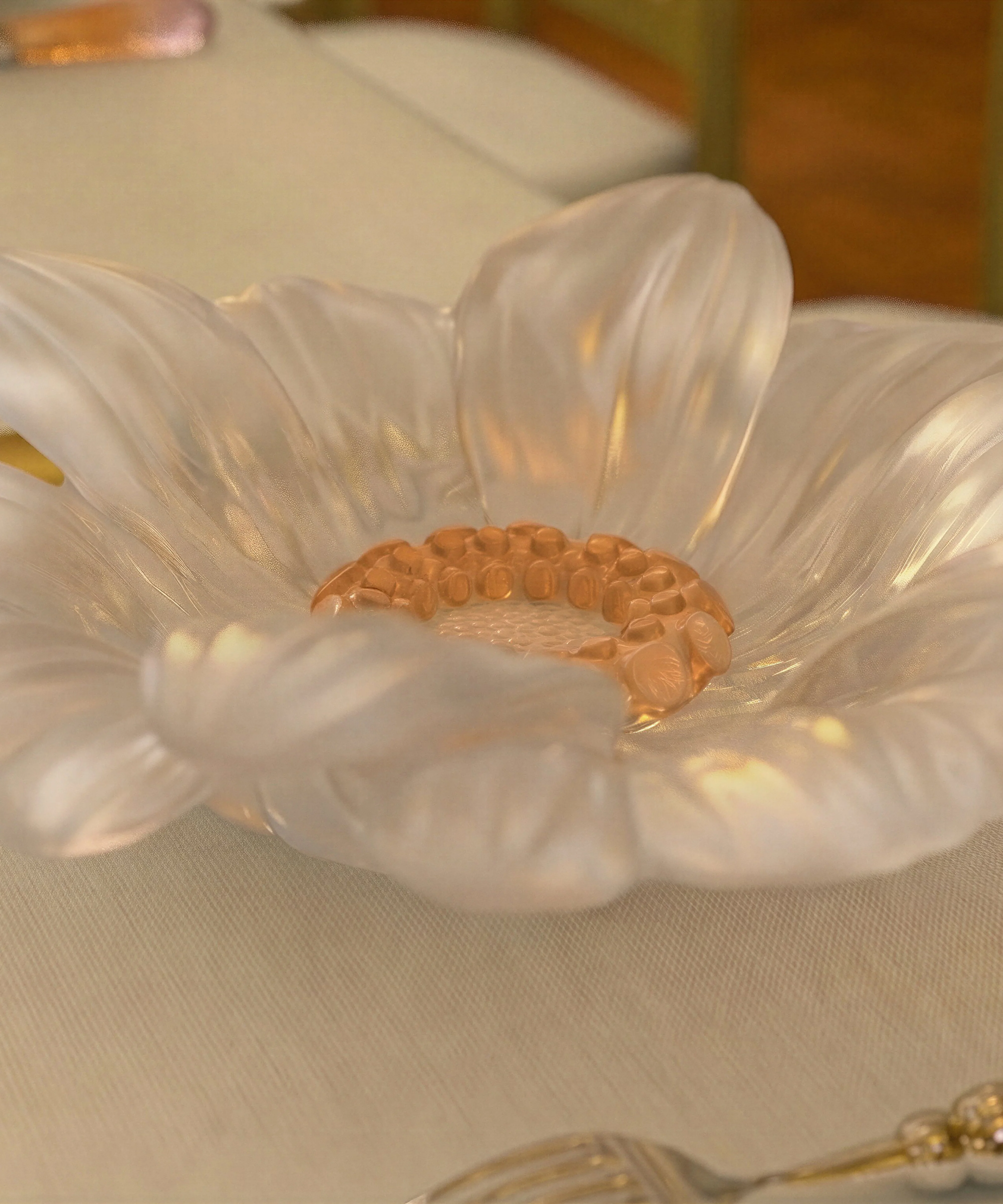 Or d'Abeille Fleur de présentation petit modèle blanche - Image 4